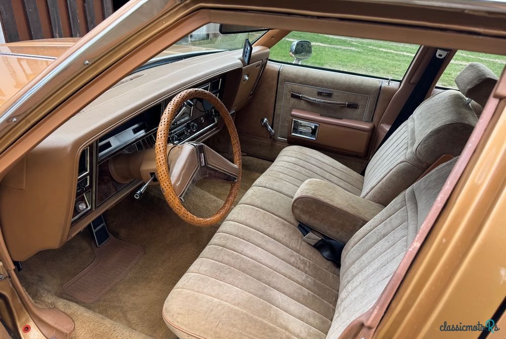 1980' Oldsmobile Delta 88 photo #3