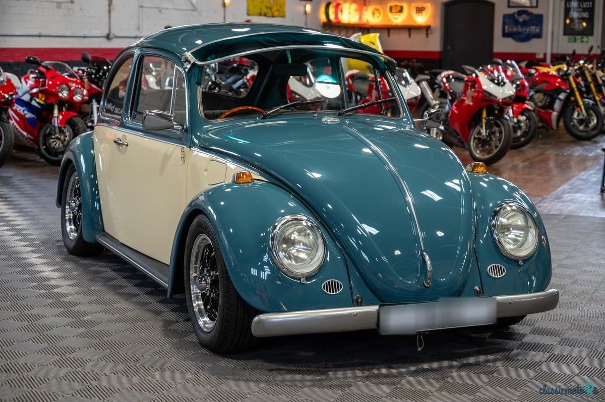 1971' Volkswagen Beetle photo #1