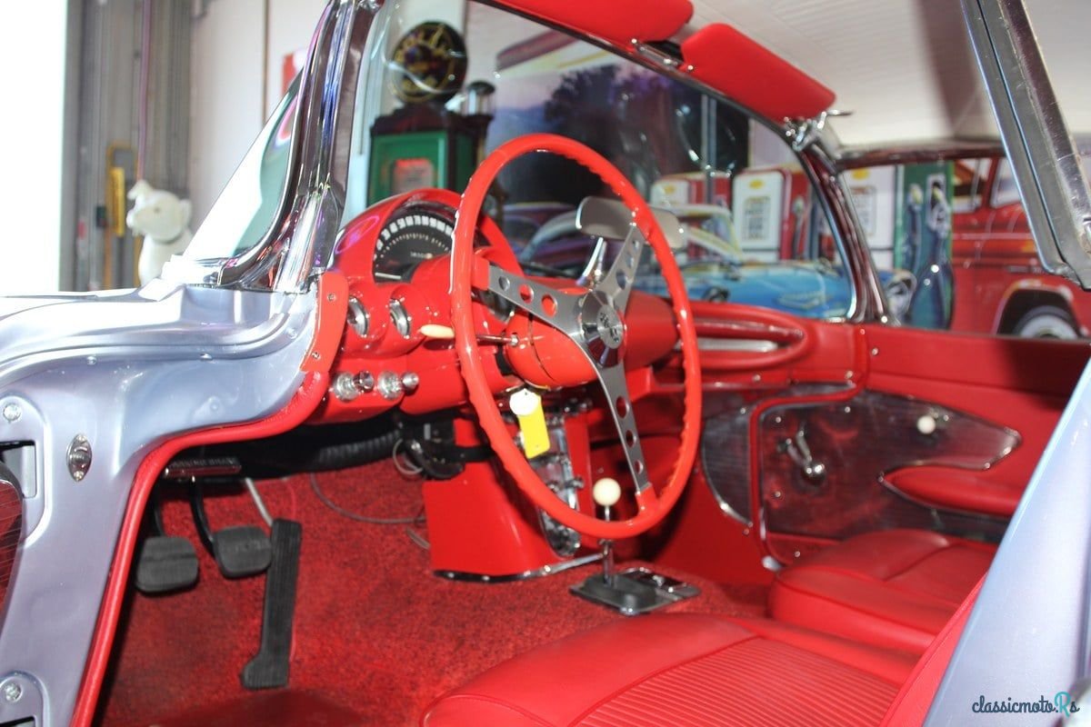 1961' Chevrolet Corvette photo #4