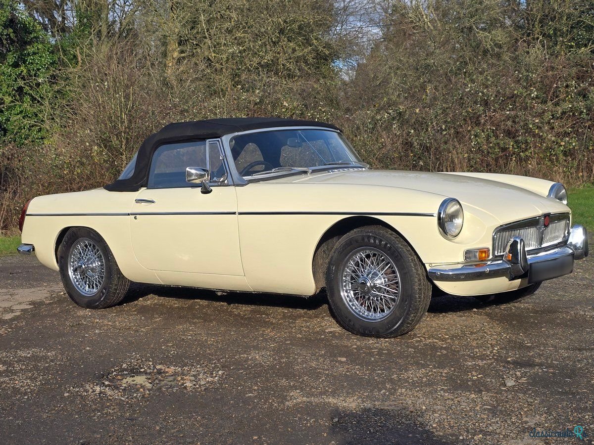 1973' MG MGB photo #5