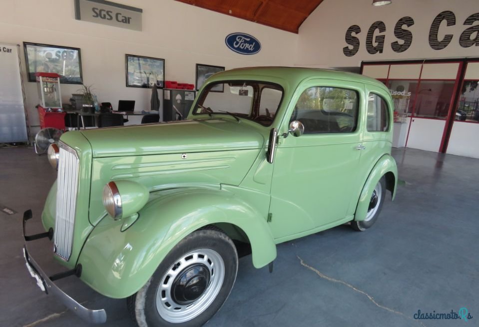 1948' Ford Anglia photo #3