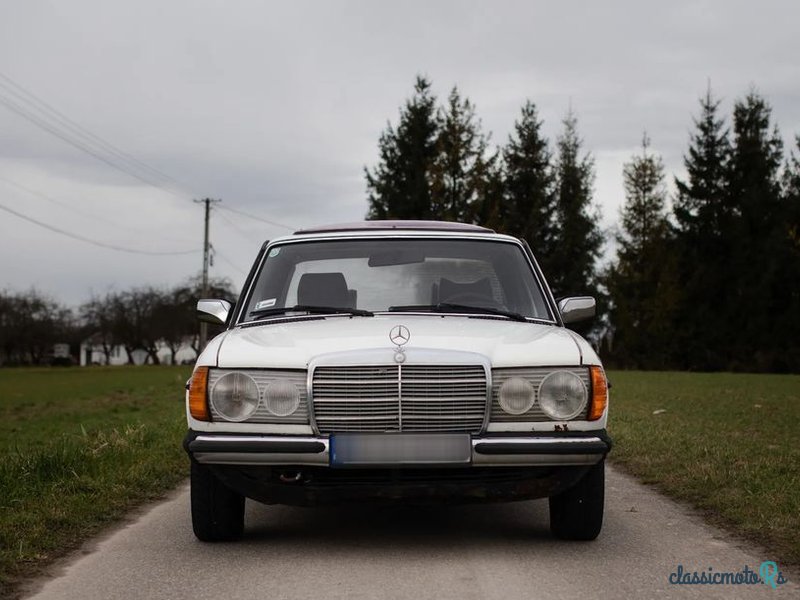 1980' Mercedes-Benz W123 photo #2