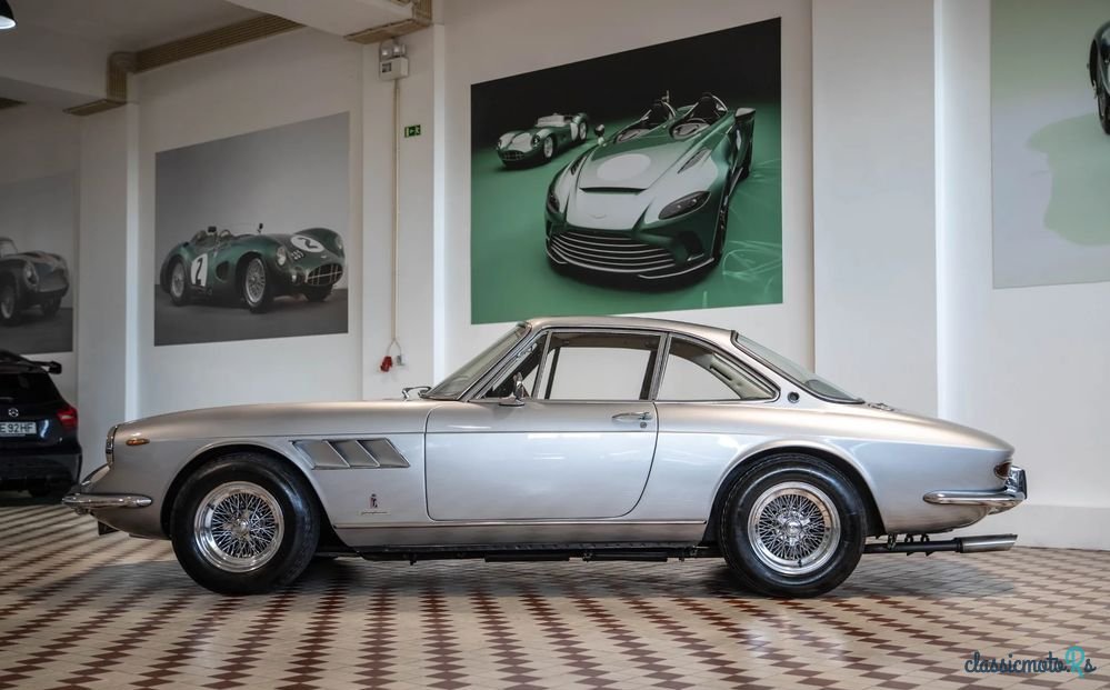 1966' Ferrari 330 photo #3