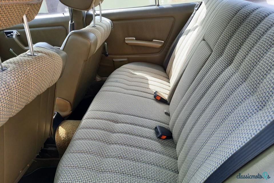 1979' Mercedes-Benz W123 photo #4