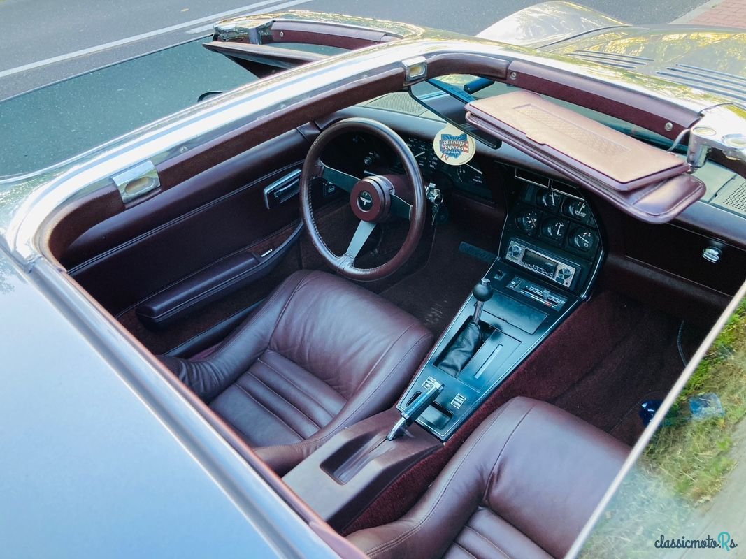 1975' Chevrolet Corvette photo #2