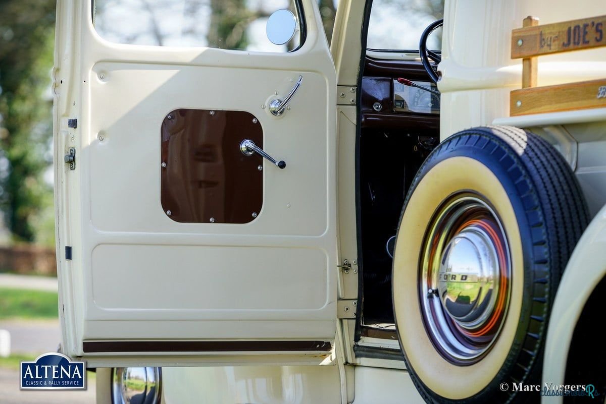 1946' Ford Ton Pick Up photo #4