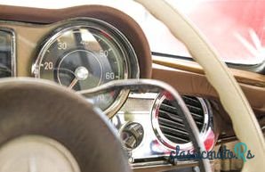 1966' Mercedes-Benz 230 photo #3