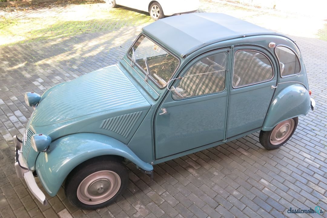 1960' Citroen 2CV photo #2