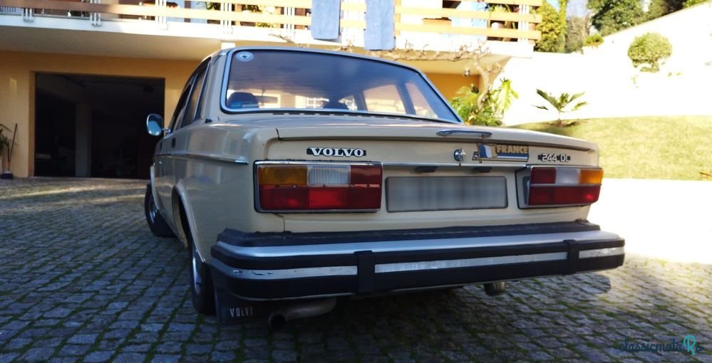 1976' Volvo 244 photo #1