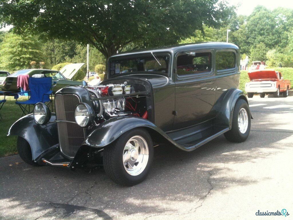 1932' Ford Deluxe Tudor photo #5