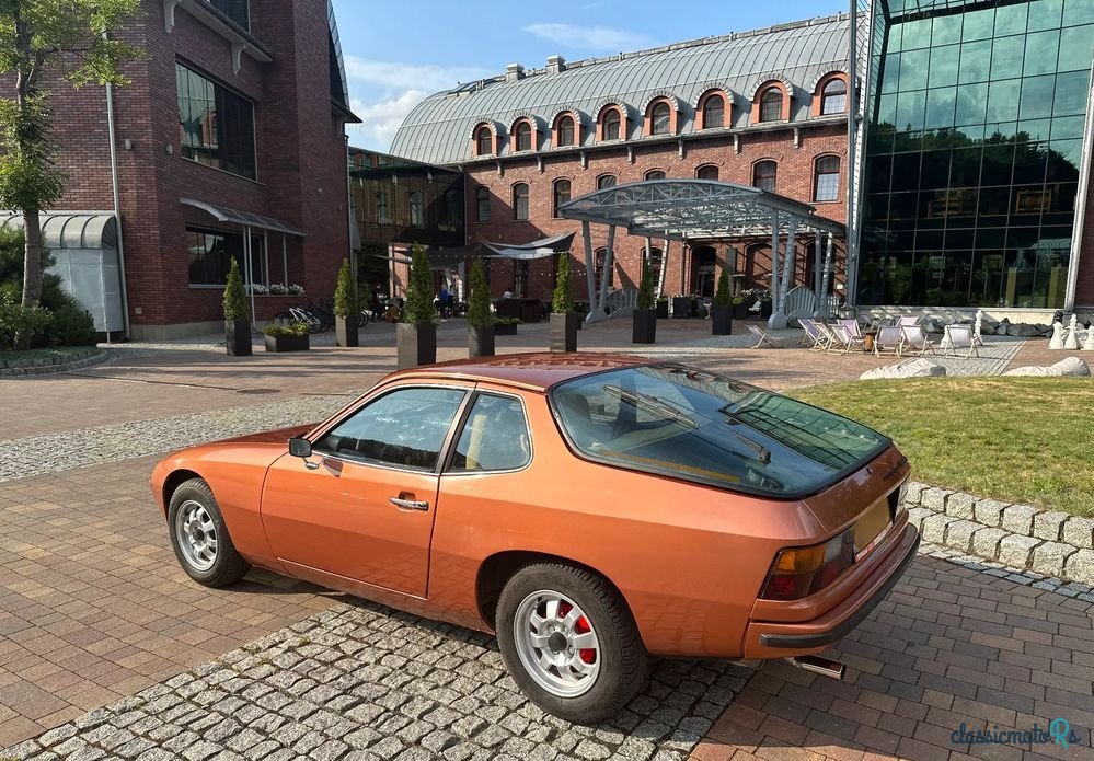 1977' Porsche 924 photo #2