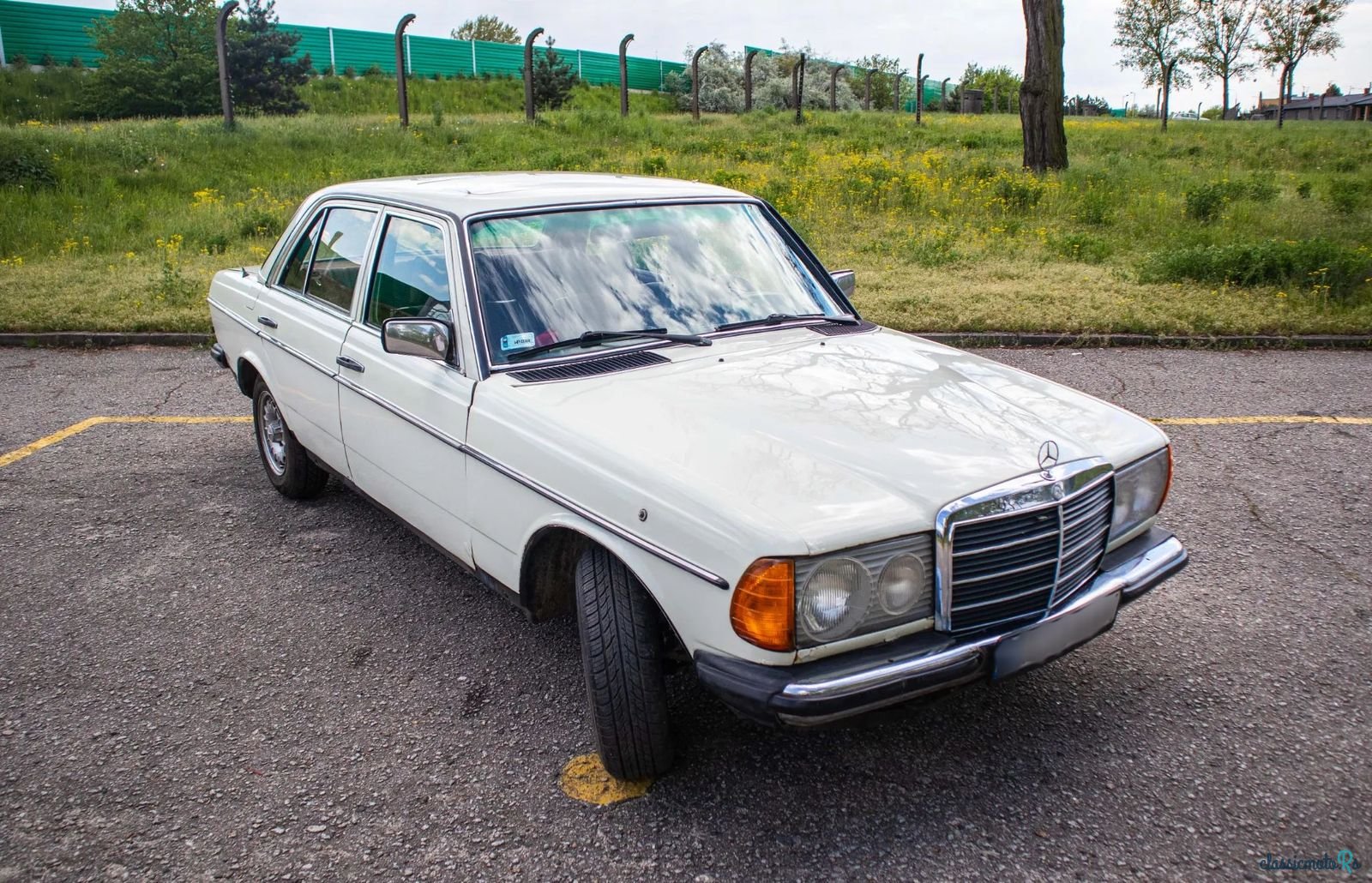 1980' Mercedes-Benz W123 photo #3