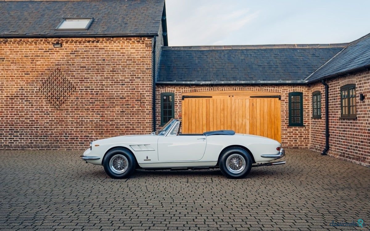 1966' Ferrari 330 photo #4