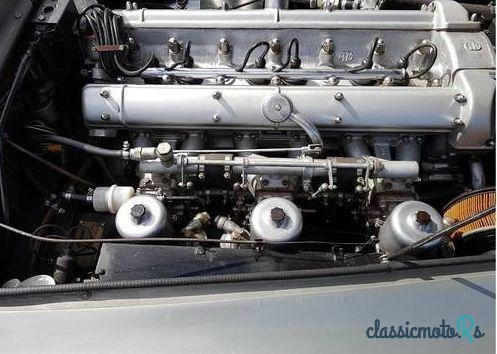 1967' Aston Martin DB6 photo #6