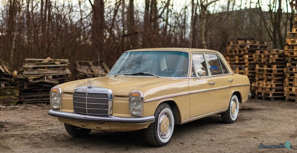 1973' Mercedes-Benz W115 200D photo #1