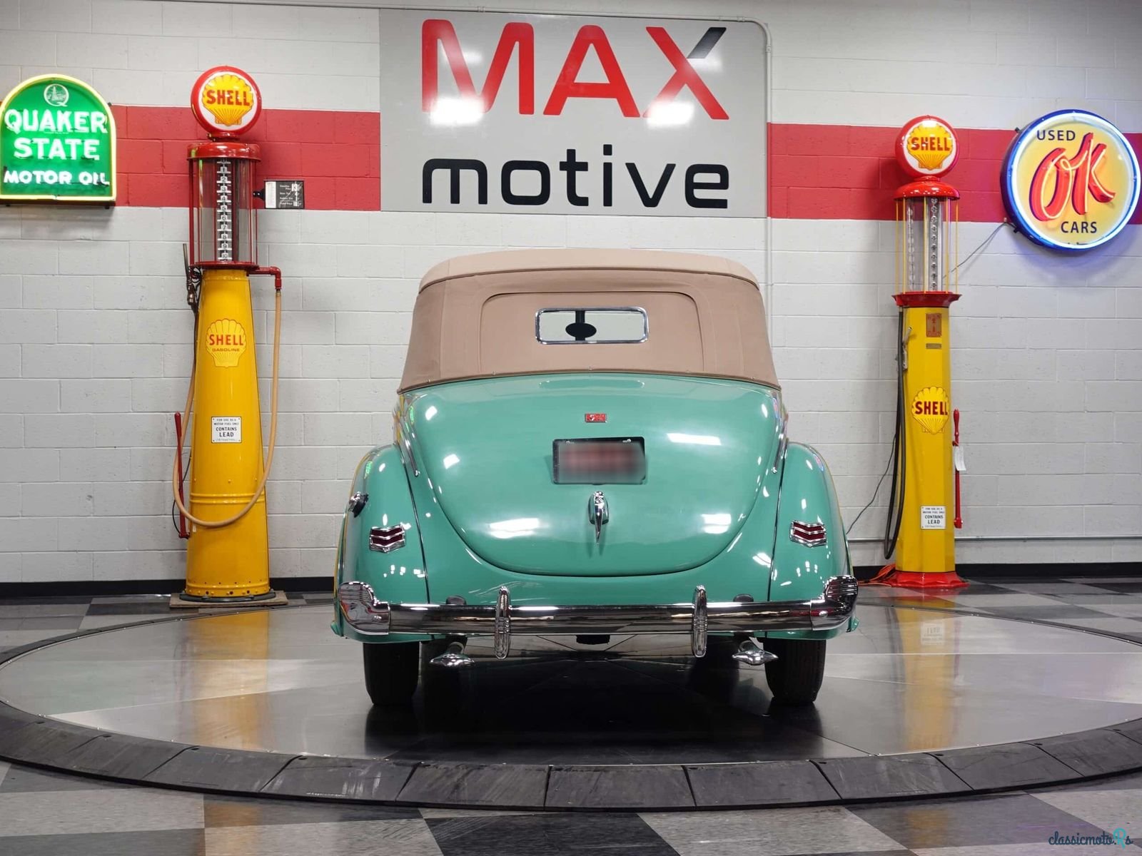 1940' Ford Deluxe photo #4