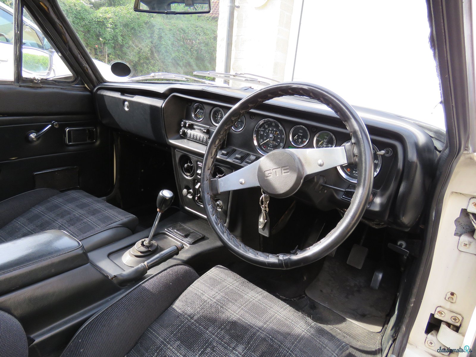 1974' Reliant Scimitar photo #6