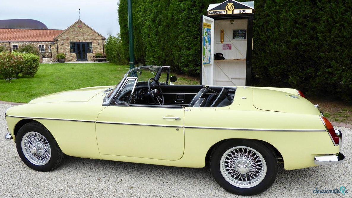 1968' MG MGC photo #1