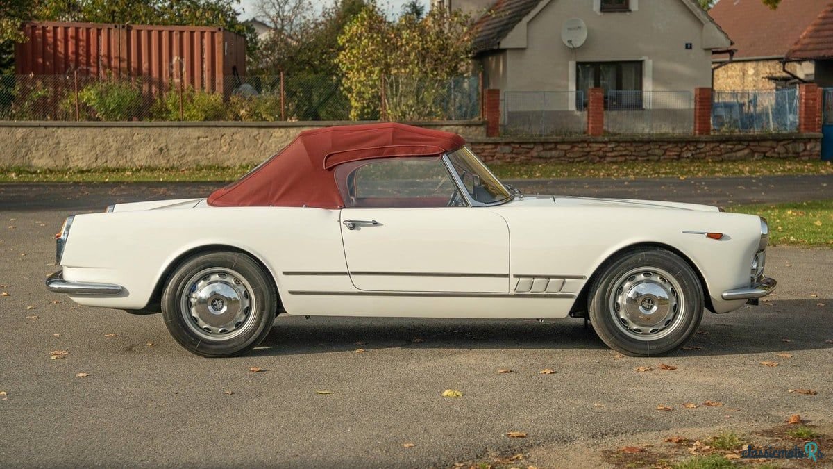 1961' Alfa Romeo 2000 photo #2