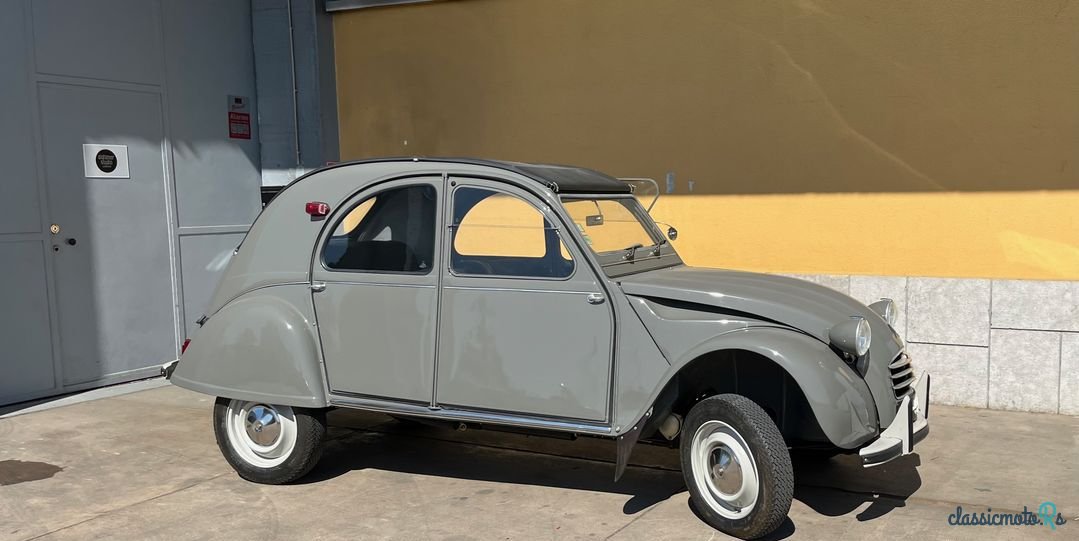 1966' Citroen 2CV photo #4