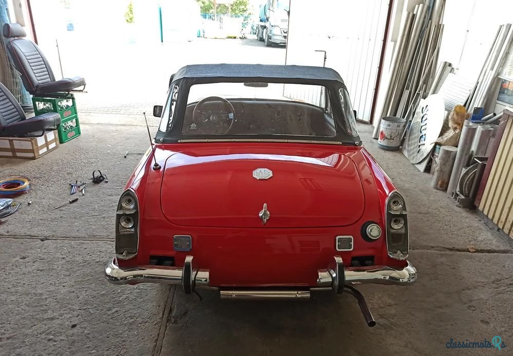 1975' MG Midget photo #5