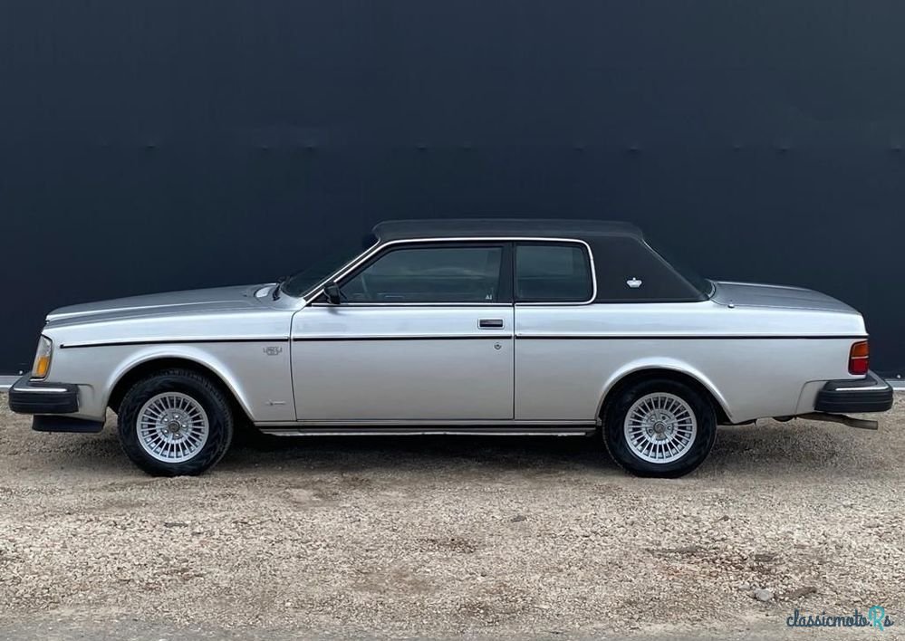 1979' Volvo 262 photo #6