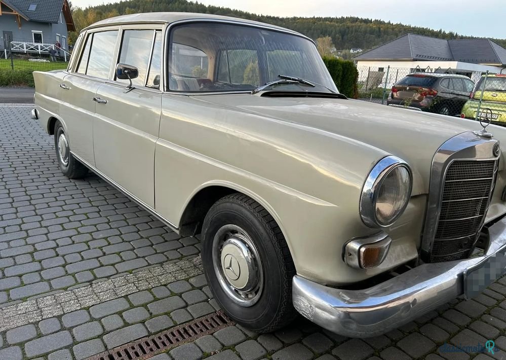 1965' Mercedes-Benz W110 photo #1