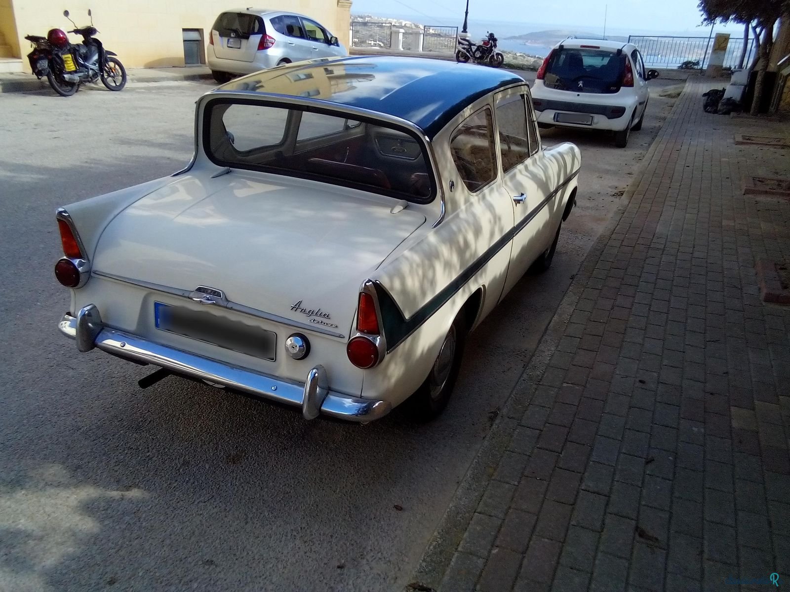 1968' Ford Anglia Super photo #4