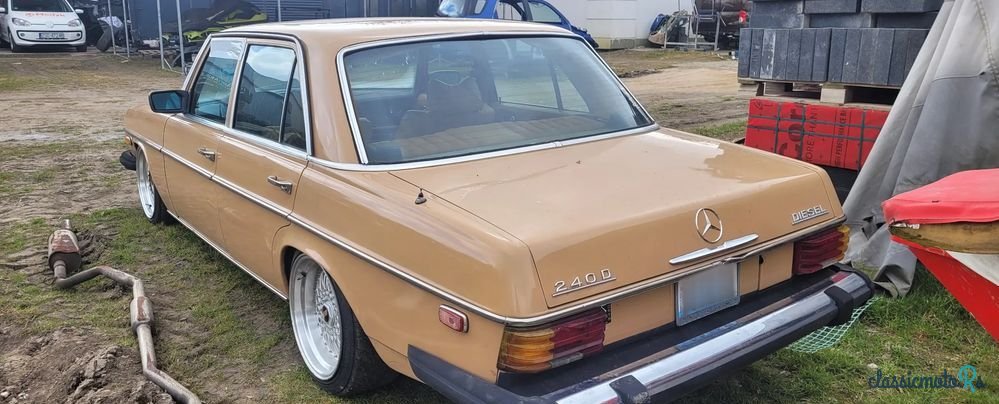 1976' Mercedes-Benz W115 240D photo #6