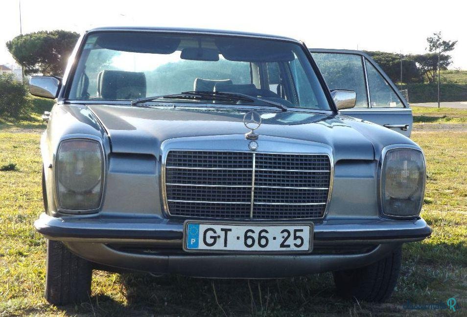 1979' Mercedes-Benz 240 3.0 Sedan photo #5
