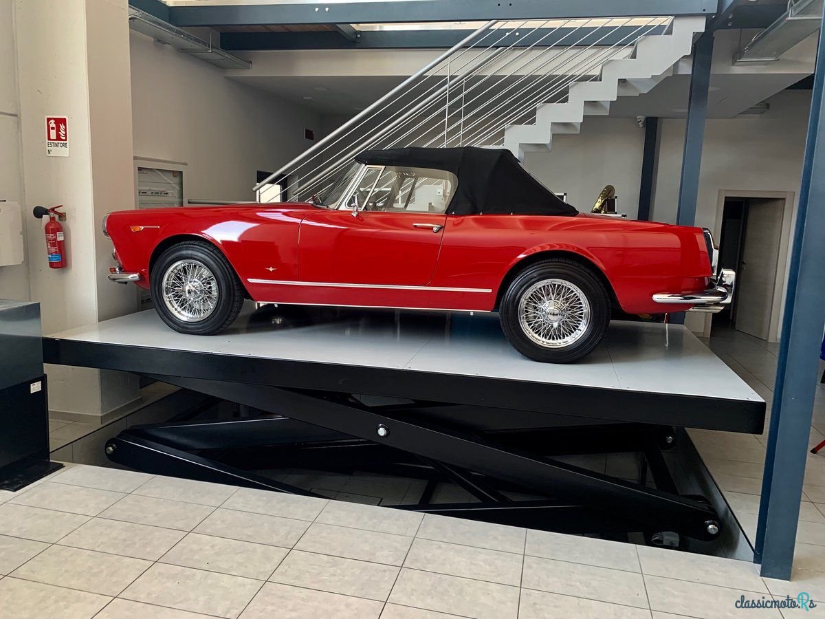 1964' Alfa Romeo 2600 photo #1