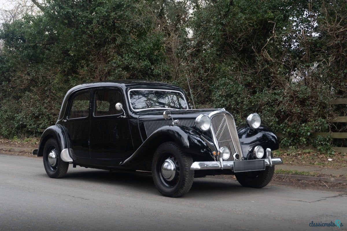 1951' Citroen Traction Avant photo #1