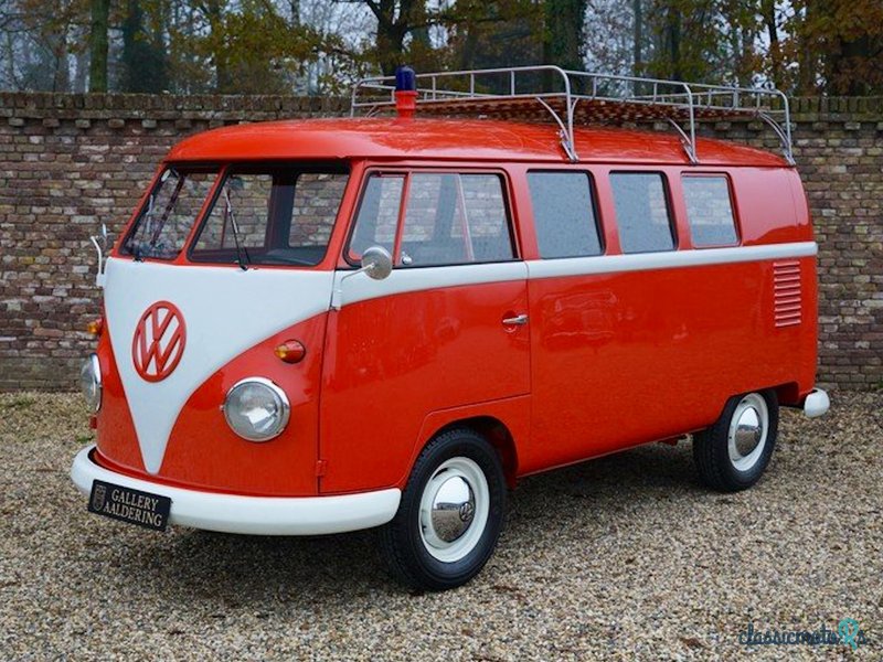 1961' Volkswagen Camper photo #1