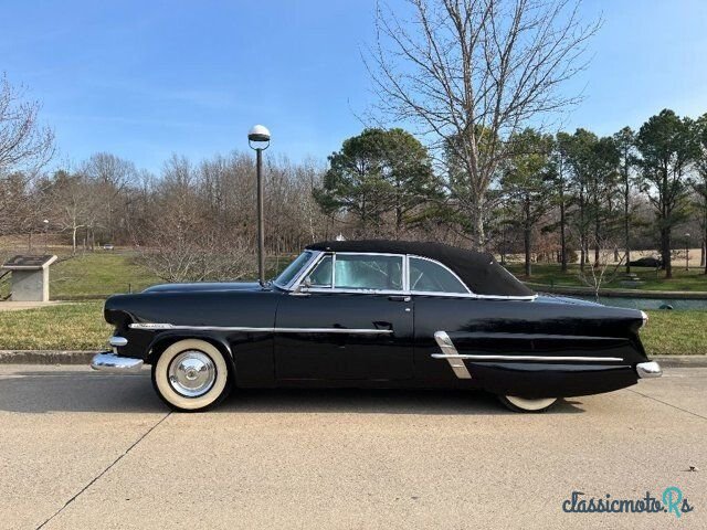 1953' Ford Crestline photo #4