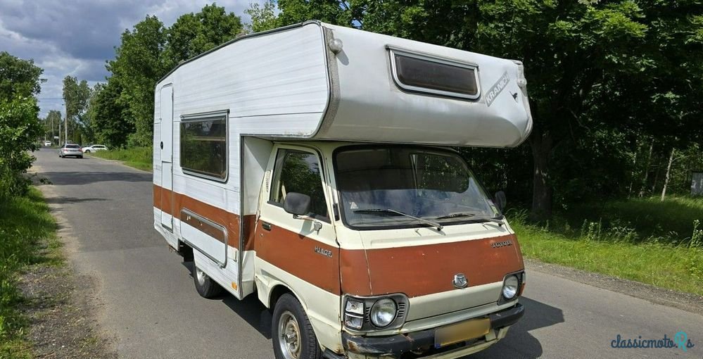 1980' Toyota Hiace photo #4