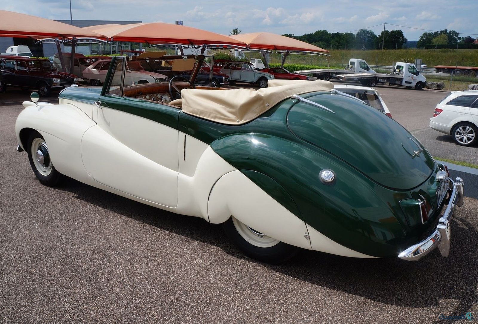 1952' Daimler DB18 photo #6