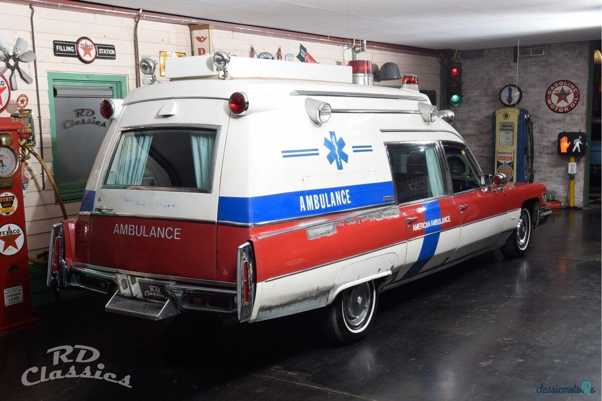 1975' Cadillac Fleetwood photo #5