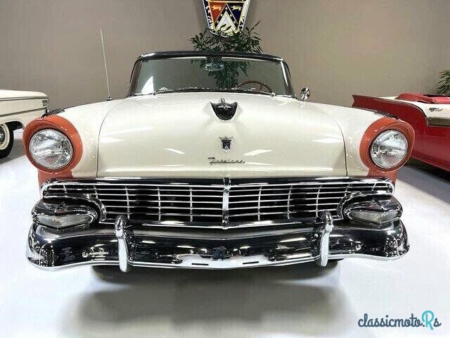 1956' Ford Fairlane photo #2