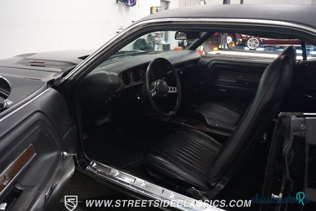 1972' Dodge Challenger photo #3