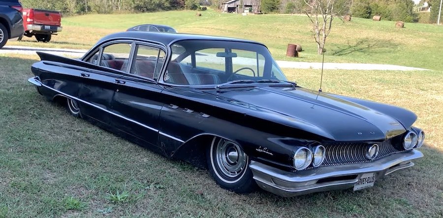 1960 Buick LeSabre Flaunts Rust With Pride, Looks Every Inch a Mafia Car