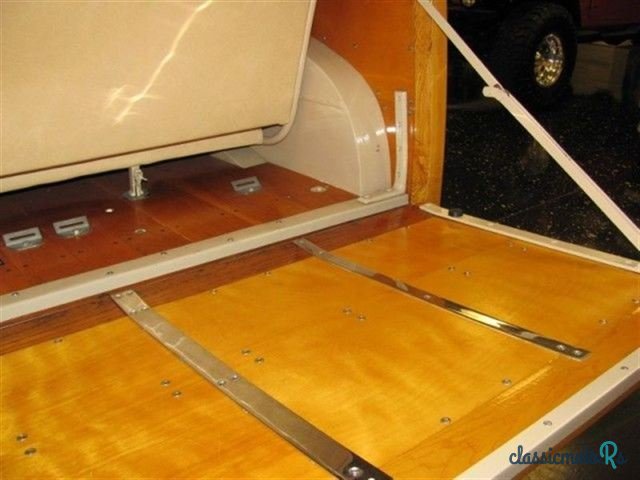1942' Plymouth woody station super deluxe photo #5
