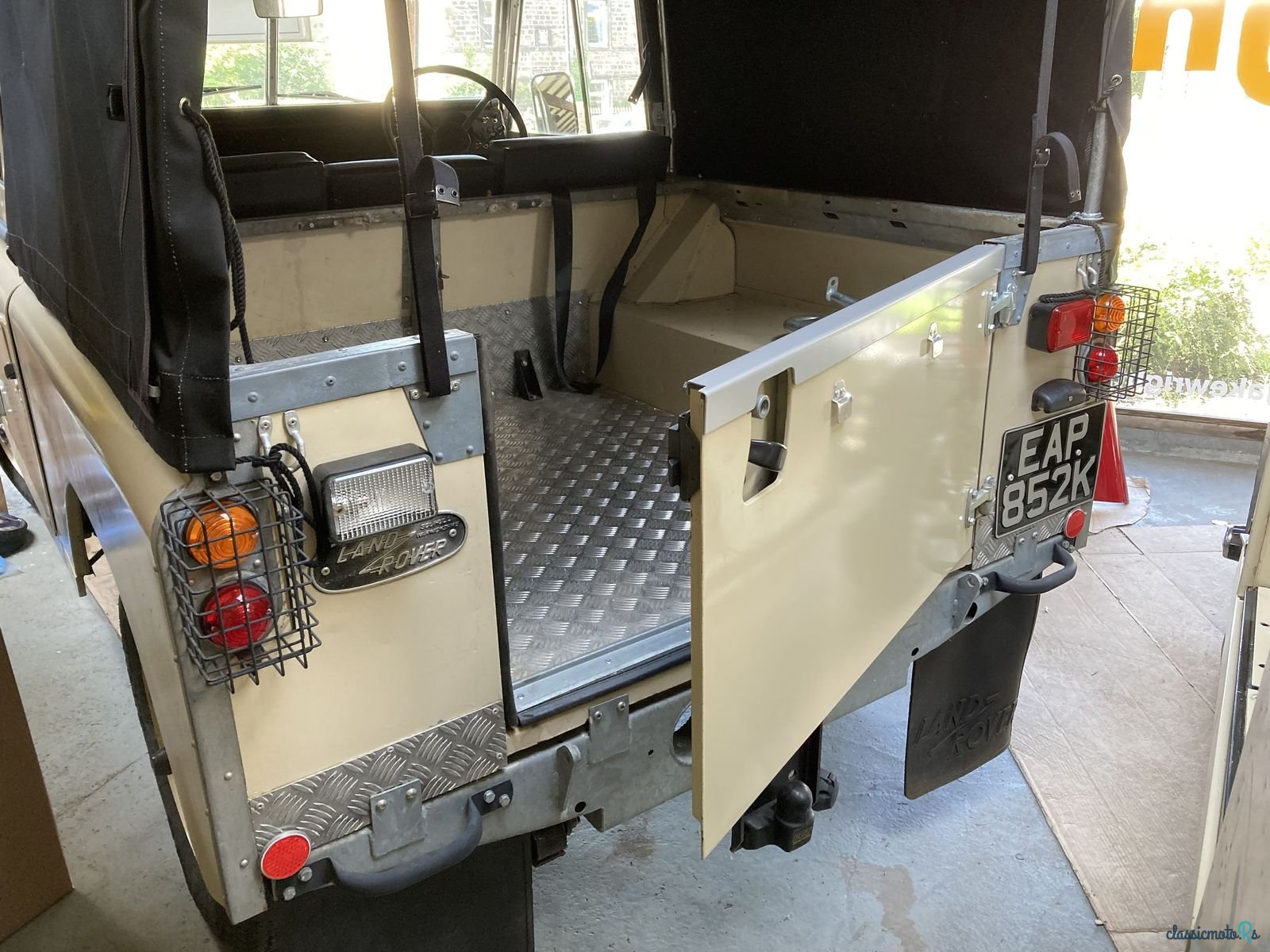 1972' Land Rover Series III photo #6