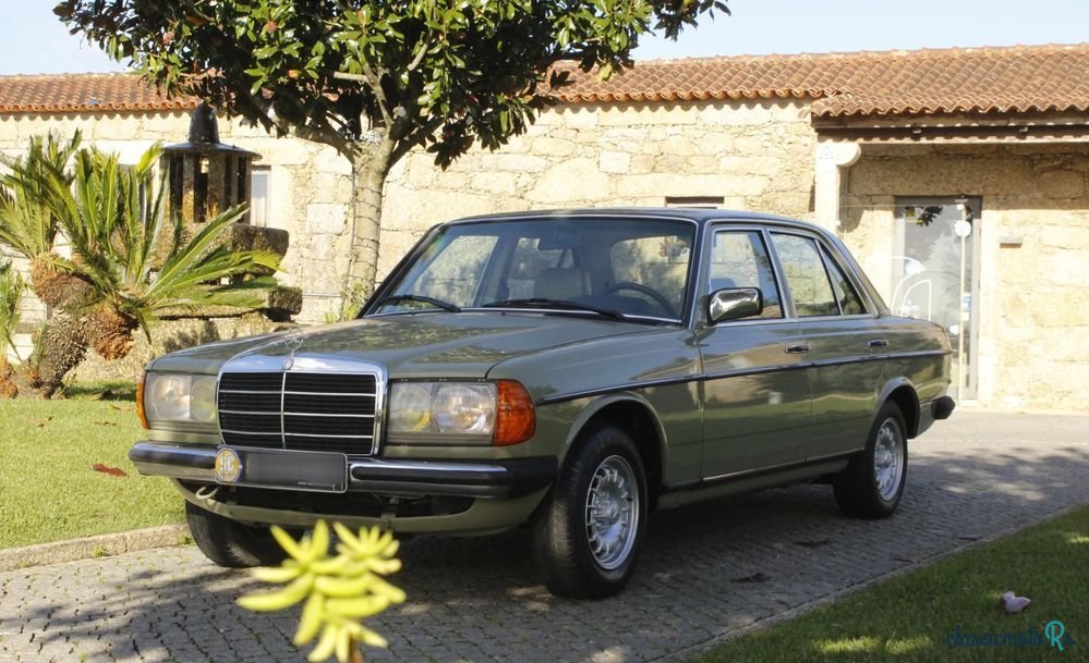 1983' Mercedes-Benz 300 D photo #1