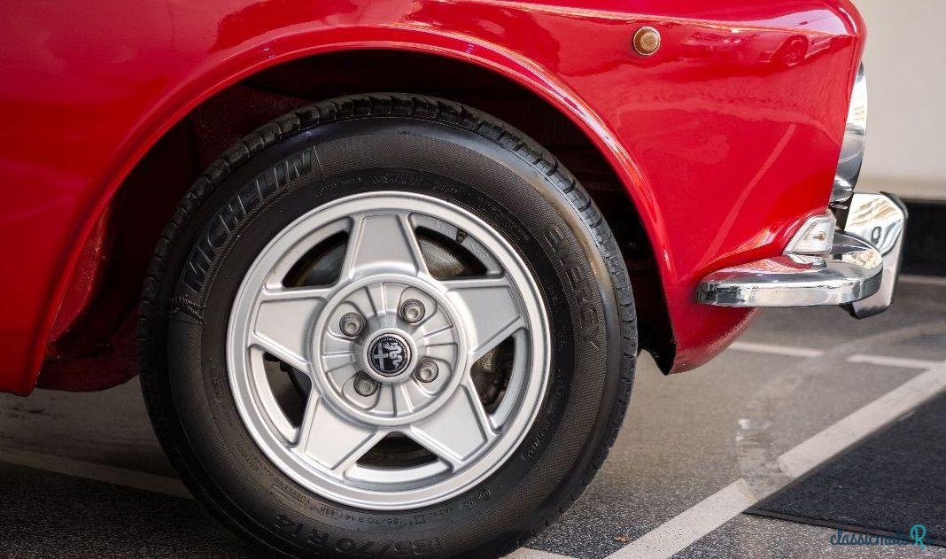 1973' Alfa Romeo 2000 Gt Veloce photo #1