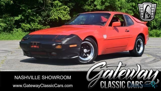 1983' Porsche 944 photo #1