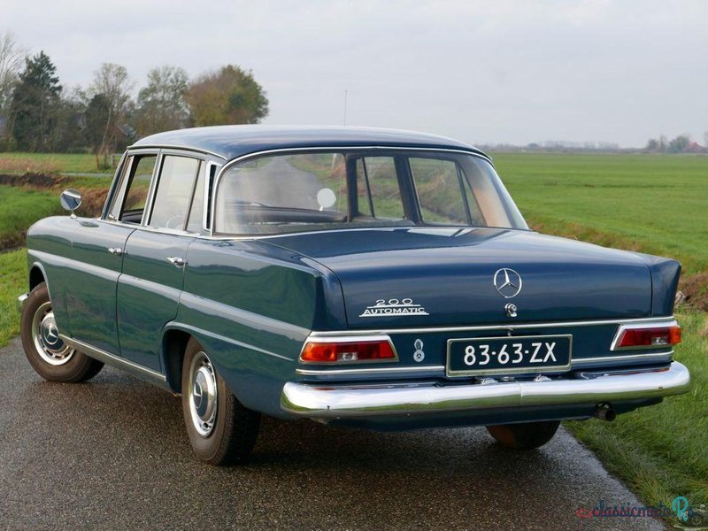 1967' Mercedes-Benz 200 photo #5