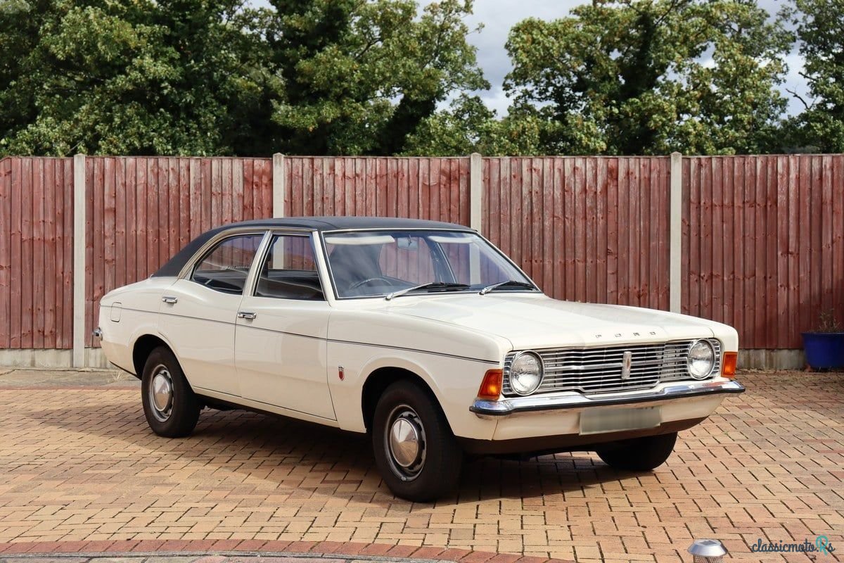 1971' Ford Cortina photo #2