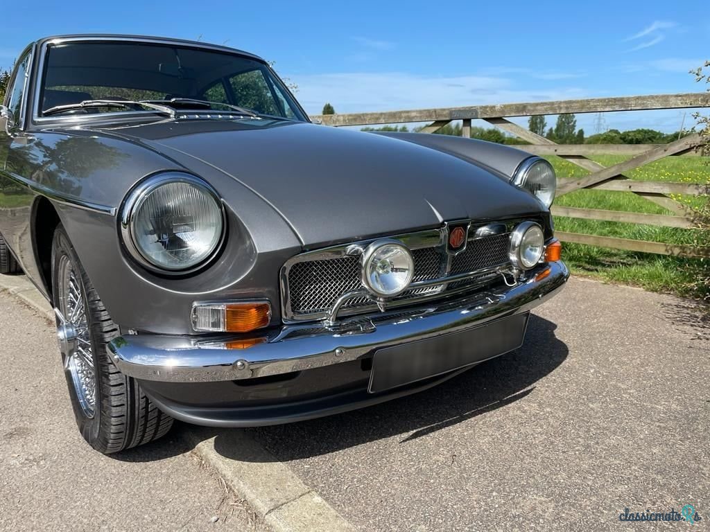1970' MG MGB photo #2