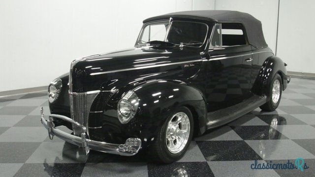 1940' Ford Deluxe photo #3