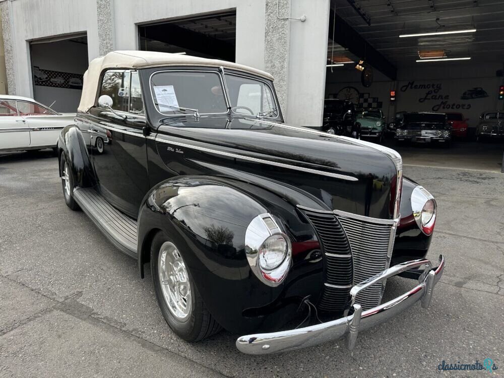 1940' Ford Deluxe photo #2